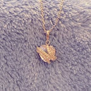 🌟 🩵NWT sparkly heart necklace